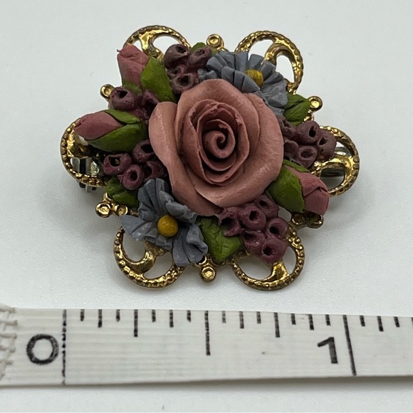 Vintage Floral Porcelain Rose Brooch Pin – Handcrafted Details - Picture 3 of 3